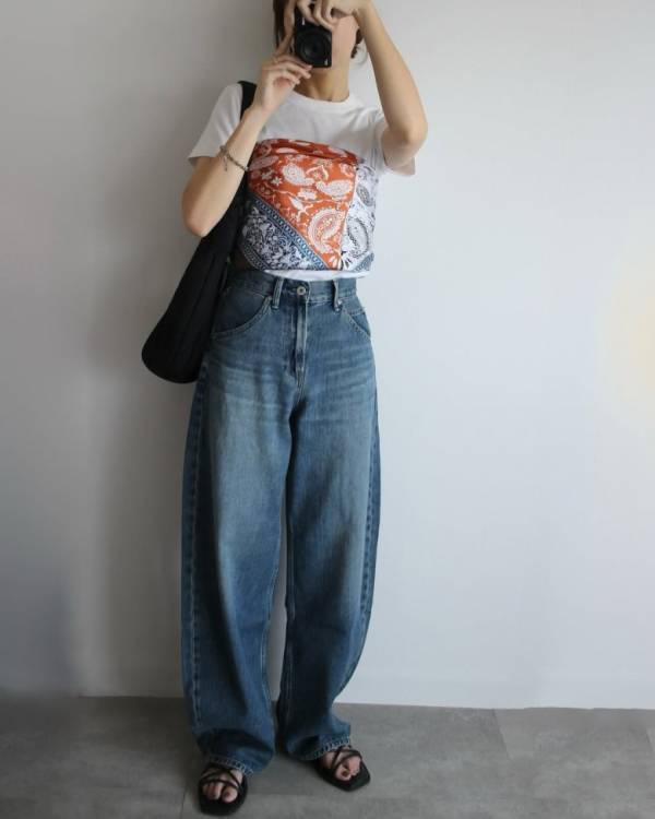 「脚長すぎて、感動しかない！」【ユニクロ】のバギーカーブジーンズが神シルエットと大バズリ！