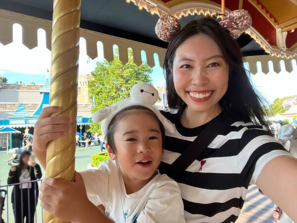 【ディズニーランド】行ったらコレ買って！話題の“カラフルアイテム”やお菓子をご紹介