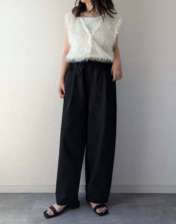 「アンダー2,000円ってうれしすぎ！」着れば即おしゃれ見えする【しまむら】フェザーベスト3選