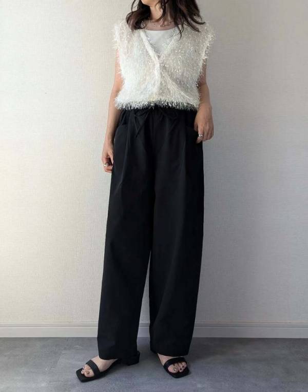 「アンダー2,000円ってうれしすぎ！」着れば即おしゃれ見えする【しまむら】フェザーベスト3選