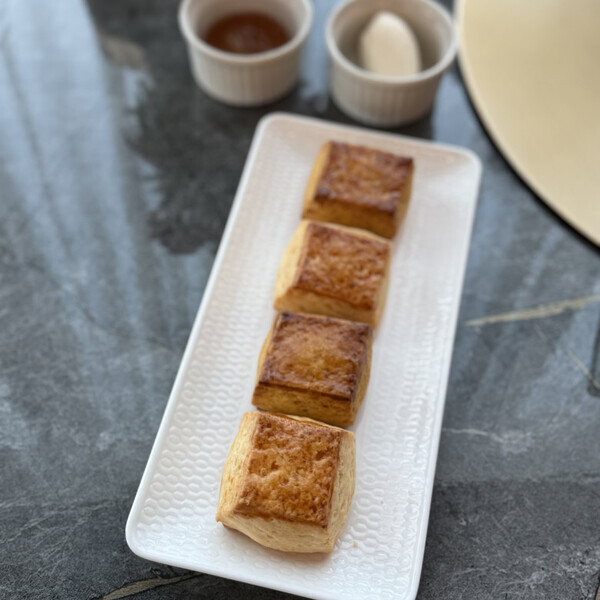 「秋の月と極上のスイーツで、自分にご褒美を♡」 コンラッド東京の秋アフタヌーンティーで癒し時間を過ごそう