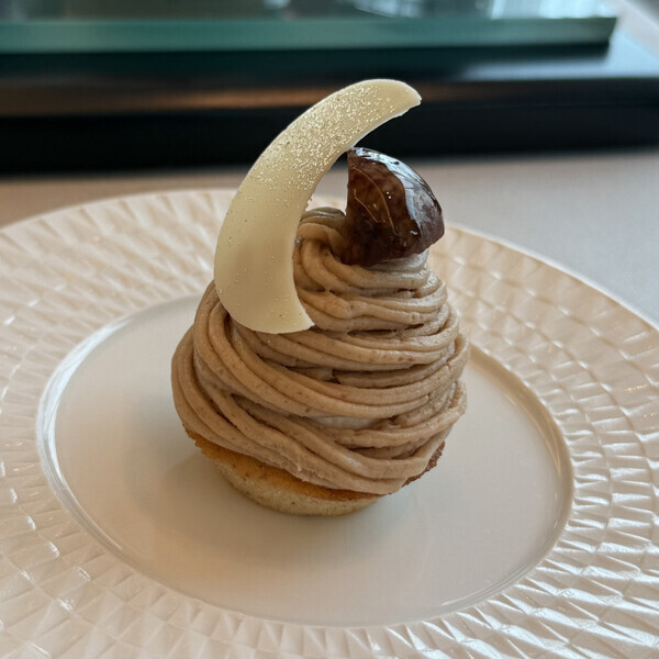 「秋の月と極上のスイーツで、自分にご褒美を♡」 コンラッド東京の秋アフタヌーンティーで癒し時間を過ごそう