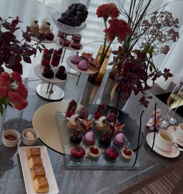 「秋の月と極上のスイーツで、自分にご褒美を♡」 コンラッド東京の秋アフタヌーンティーで癒し時間を過ごそう