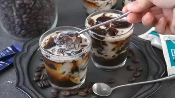 「3分で完成！？」ママのご褒美おやつにピッタリ♡とろける【コーヒーゼリー】レシピ