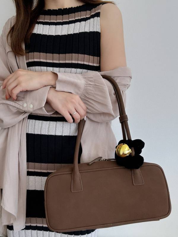 【GU】新作バッグがかわいすぎ♡クラシカル感ただよう“ワイドボストン”が大人気！