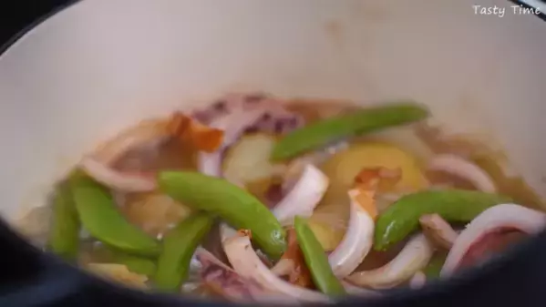 「大容量でおいしいもの勢ぞろい♡」コストコ人気おすすめ商品16選！パンや冷凍食品、果物まで【2025最新】