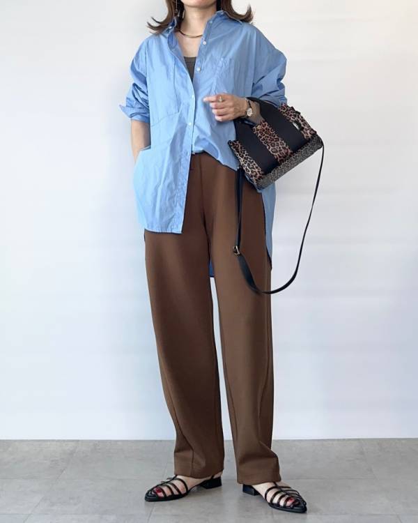 「今すぐ買って大活躍！」【ユニクロ】優秀パンツ♡ブラウンで秋っぽい着こなしを楽しもう♪