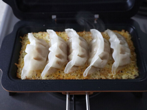 「これひとつで大活躍！」タイパもいいコンパクトなホットサンドフライパンの使い方は無限大！？【大人の家庭科⑥】