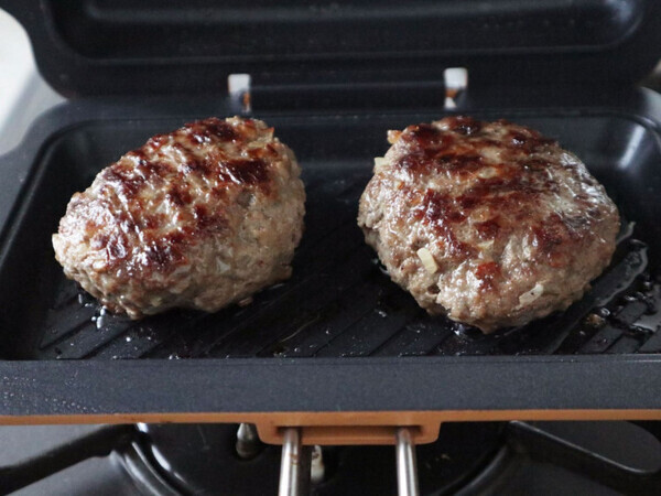 「これひとつで大活躍！」タイパもいいコンパクトなホットサンドフライパンの使い方は無限大！？【大人の家庭科⑥】