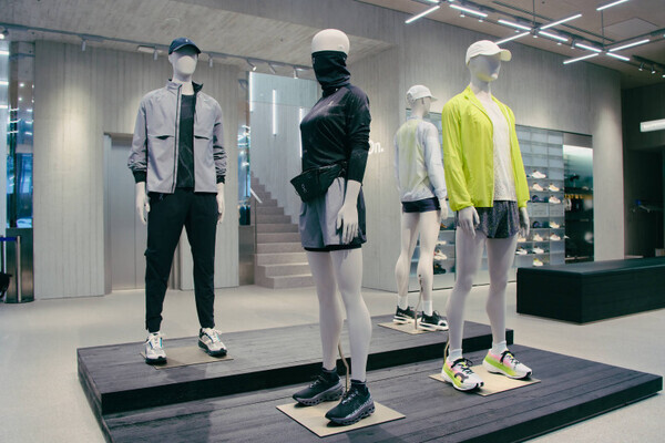 刺激たっぷりの新スポット♡『On Flagship Store Tokyo Ginza』で“走る楽しさ”を体感！【3児のママ・ファンラン通信⑳】