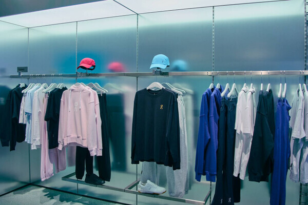 刺激たっぷりの新スポット♡『On Flagship Store Tokyo Ginza』で“走る楽しさ”を体感！【3児のママ・ファンラン通信⑳】