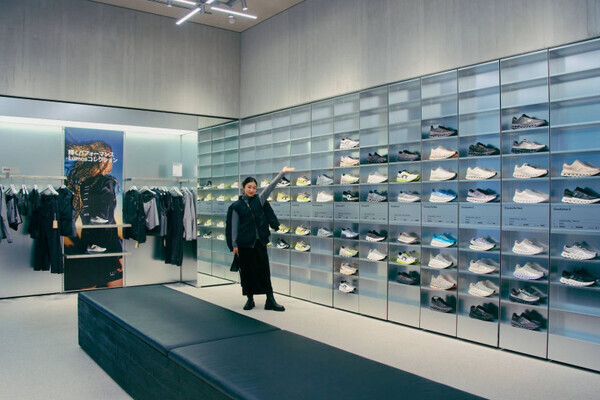 刺激たっぷりの新スポット♡『On Flagship Store Tokyo Ginza』で“走る楽しさ”を体感！【3児のママ・ファンラン通信⑳】