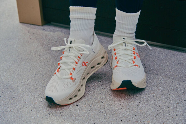 刺激たっぷりの新スポット♡『On Flagship Store Tokyo Ginza』で“走る楽しさ”を体感！【3児のママ・ファンラン通信⑳】