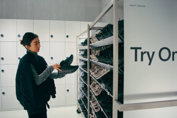 刺激たっぷりの新スポット♡『On Flagship Store Tokyo Ginza』で“走る楽しさ”を体感！【3児のママ・ファンラン通信⑳】