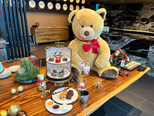 【ウェスティンホテル横浜】リンツチョコレートと3回目のコラボ♡華やかな“クリスマスアフタヌーンティーをご紹介！