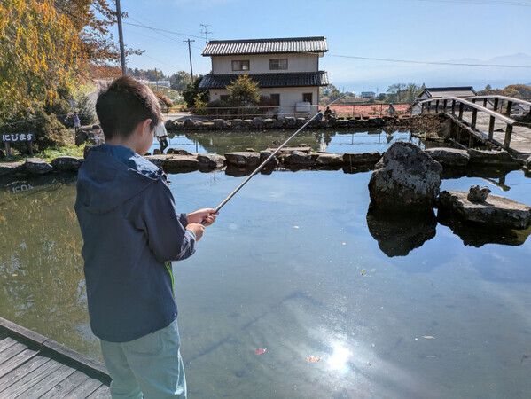「おいしさがつまってます！」行楽の秋を長野・小諸市で楽しむ！【リンゴ狩り】と【ニジマス釣り】
