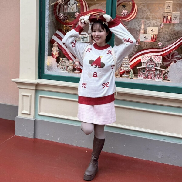 「今年初のポップなパレードに大注目！」ディズニーランドでかわいすぎるクリスマスを楽しんじゃおう♡