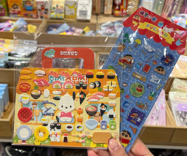 【韓国トレンド】「韓国でシールを買うならココ！」サンリオ・しんちゃんなど！キャラシールがゲットできるショップ３選