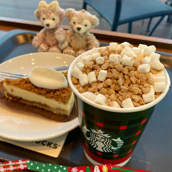 【スタバ】すでにリピーターも続出！？「サクッ＆とろっが最高♡」ボリューミーな新作フラペチーノが話題です！