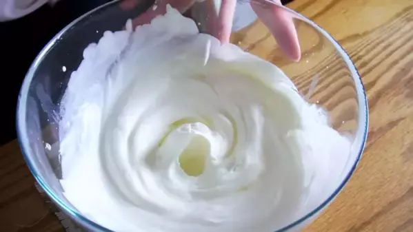 揚げないでできる超簡単クリームドーナツレシピ！最高においしいのに手間も洗い物も最小限♡