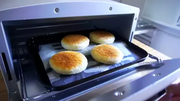 揚げないでできる超簡単クリームドーナツレシピ！最高においしいのに手間も洗い物も最小限♡