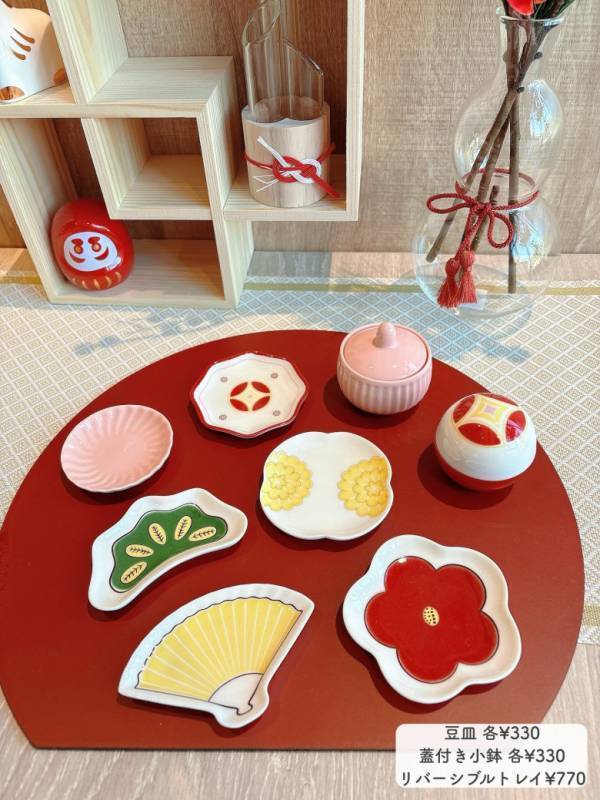 「もう準備した？」【スリーコインズ】プチプラで叶う♡おしゃれなお正月グッズ特集