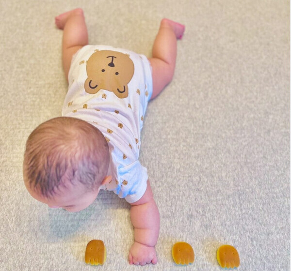 パンみたいでおいしそう～！もちもち赤ちゃんのおてて♡