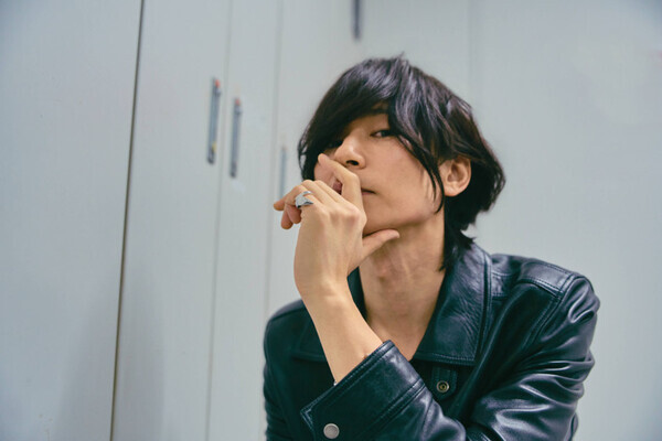 川上洋平さん「好きなことに関しては、もう本当にとことん」作業というよりは毒抜き！？3年ぶりのエッセイ執筆秘話