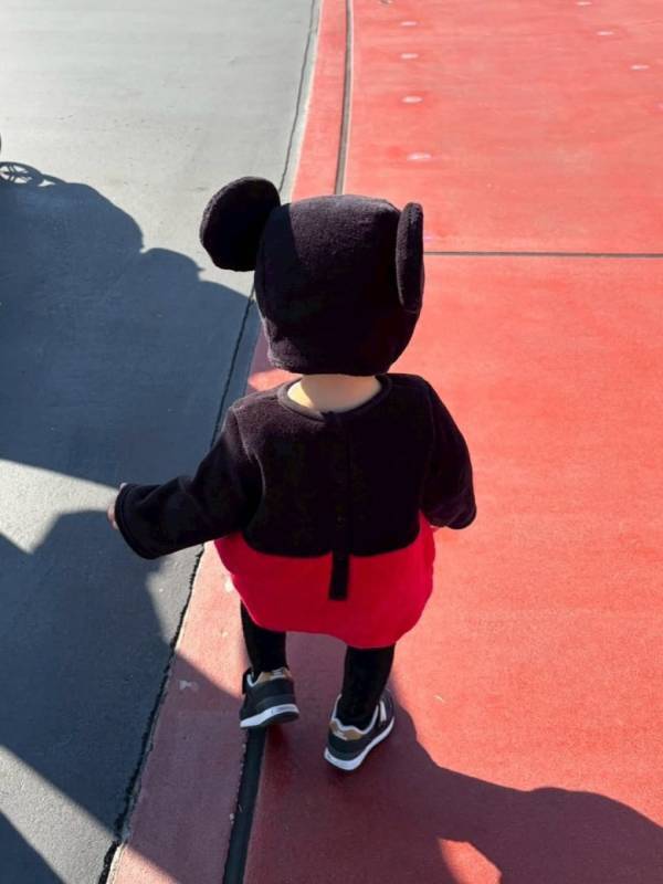 夢の国を大満喫♡ミッキーになっちゃった赤ちゃん登場！