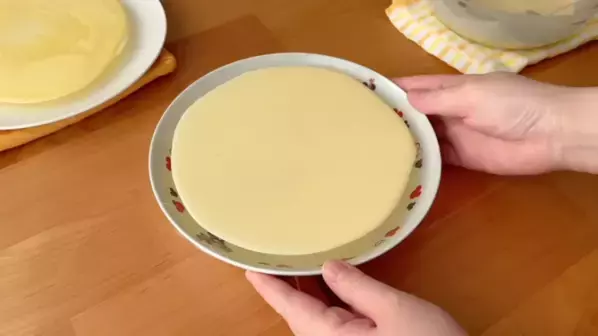 「焼かない！」「材料4つで超簡単！」レンジでできる【もっちもちのミルクレープ】レシピ