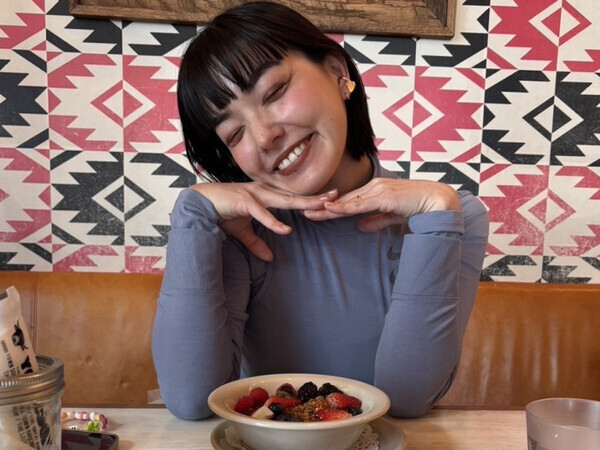 俳優・我妻三輪子さんが愛おしい日々を綴るフォトエッセイがスタート！