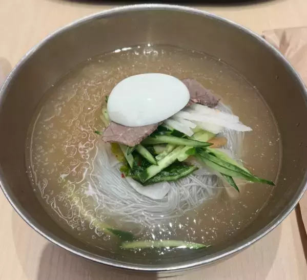 【韓国グルメ】さっぱり＆モチモチ！夏に食べたい咸興冷麺とは！？