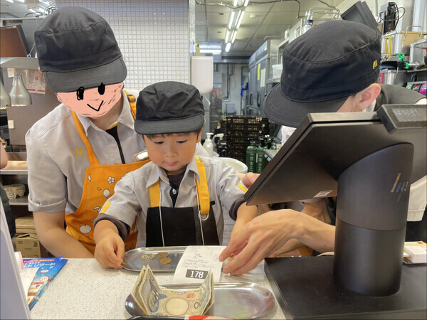 【自由研究にオススメ】子どもたちがマックのクルーに大変身！夏休みはマックアドベンチャー®でお仕事体験しちゃおう♪