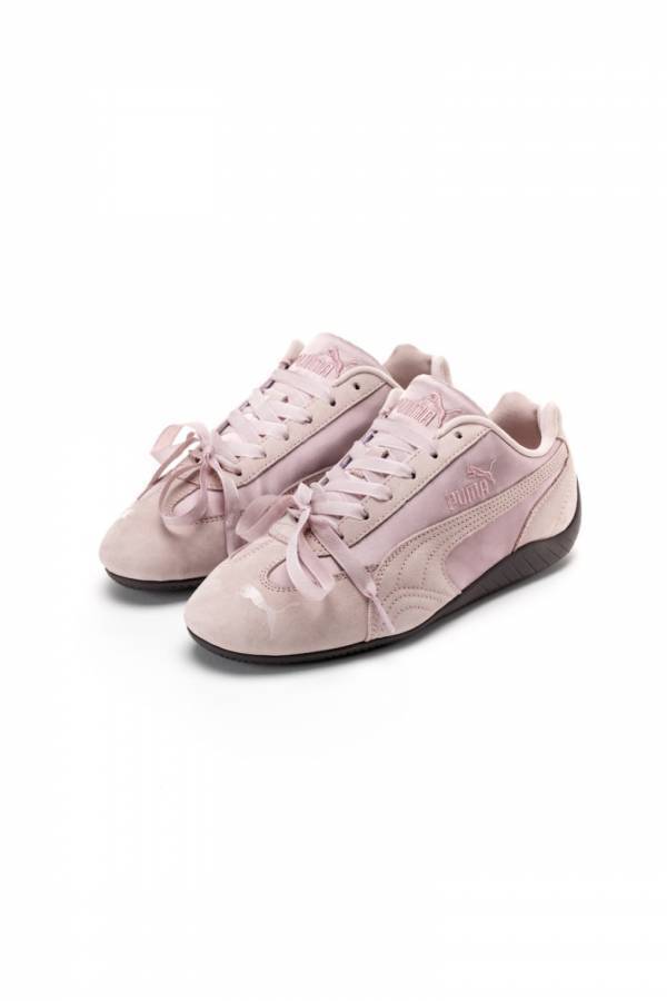「争奪戦必至♡」【プーマ×ROSÉ】美しすぎるロゼのビジュアルにも注目のサテンスニーカーが話題沸騰！