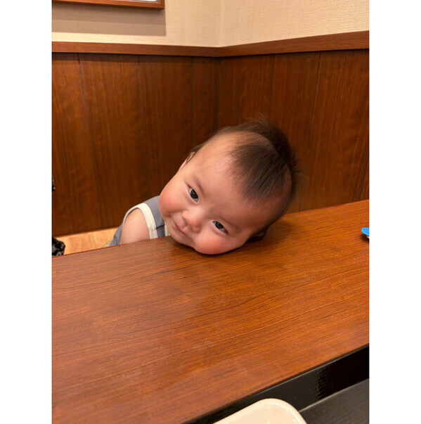 「えっ？いつの間に？」自撮りが上手な？今どきの赤ちゃん♪