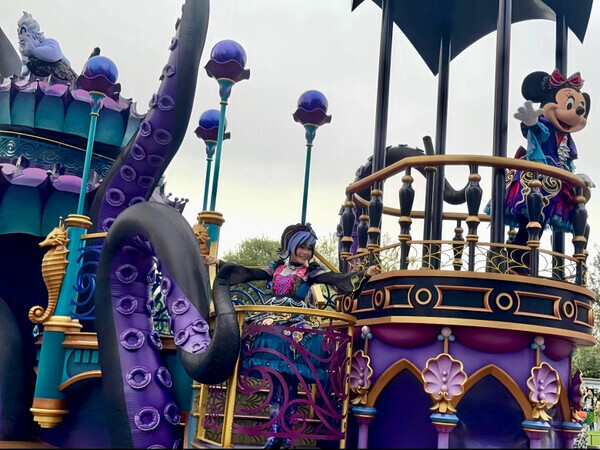 「かわいさ大渋滞！」ダークな世界観に夢中♪新キャラも登場【ディズニーランド】ハロウィーンを徹底紹介