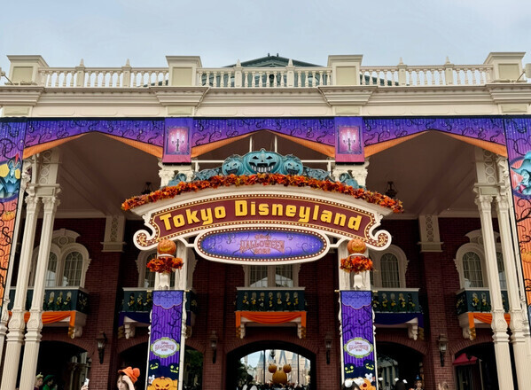 「かわいさ大渋滞！」ダークな世界観に夢中♪新キャラも登場【ディズニーランド】ハロウィーンを徹底紹介
