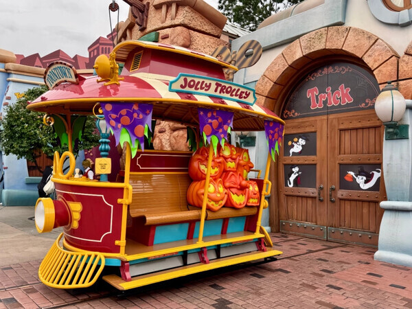 「かわいさ大渋滞！」ダークな世界観に夢中♪新キャラも登場【ディズニーランド】ハロウィーンを徹底紹介
