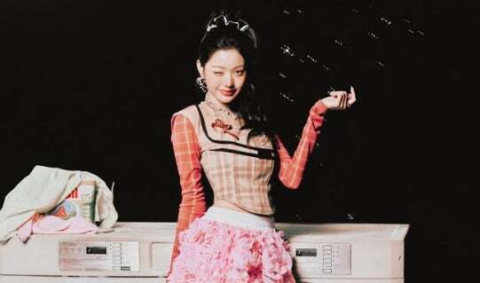 「ウィンクされたら失神する」IVE・ウォニョン、最新ショットでファン魅了