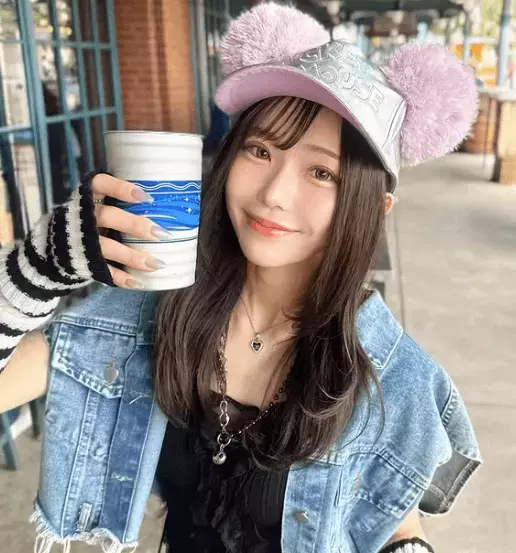 「最高〜に可愛い〜」美女アイドル、夢の国で魅せた最新ショットを公開！可愛すぎとファン夢心地「そのお帽子、お揃いで被りたい」