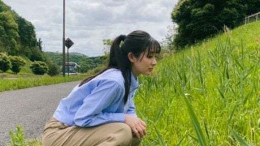 「今は幸せが充実している証拠」足立梨花、撮影中に〇〇を探すも見つからず落胆するショットを公開…?!