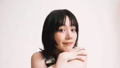 「パッと明るい太陽みたい！」のん60'sなムードのメイクを公開!