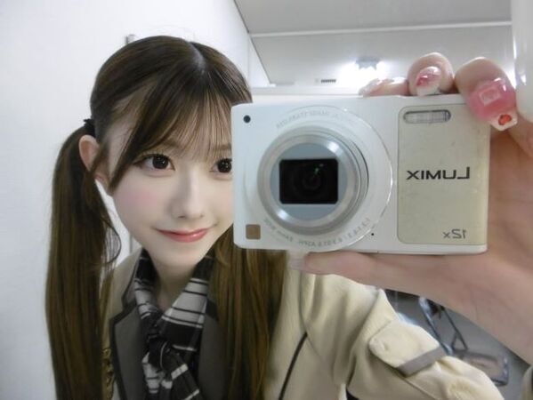 千葉恵里、12歳からの相棒と再会。デジカメ越しに映るノスタルジーと今の私