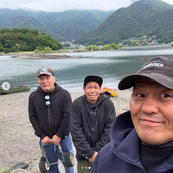 プロレスラー・鈴木みのる、PFCの新規加入メンバー関札皓太と釣りを満喫