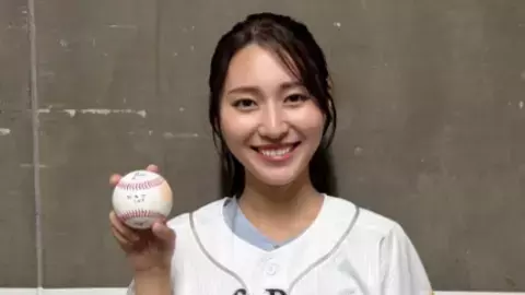 「自分がマウンドに立つ日が来るなんて…」フジ宮本真綾アナ、地元福岡"元バイト先球場"でセレモニアルピッチ務める！