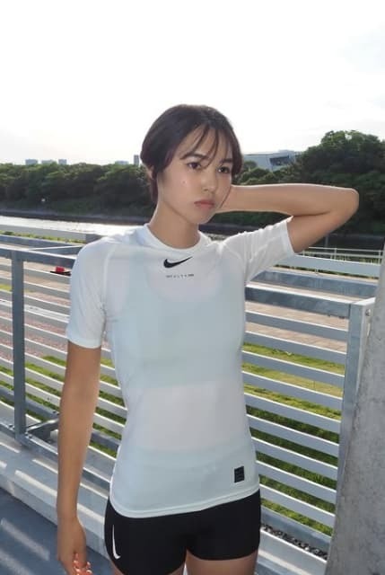 小山春香が「髪の毛切ったの」と報告！〇キロ減少し、美ボディに磨きがかかる！？