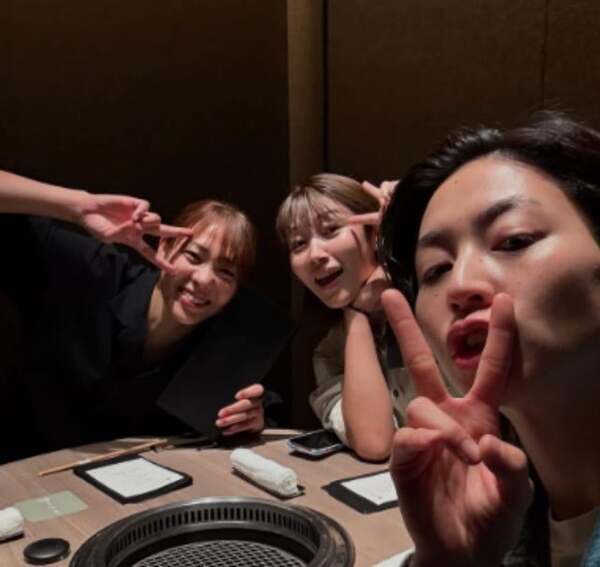 元女子バレー滝沢ななえ、岩井千怜プロの優勝を“勝手に祝う会”で乾杯