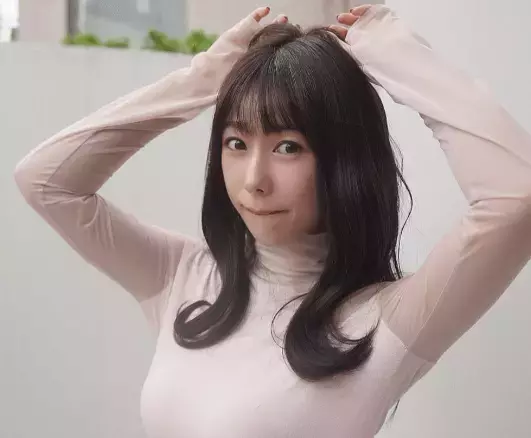 「神なる美女」日本一強い美女アナウンサー、謎のポージング・ムービーにファンうっとり「スタイル良くて可愛くて…」