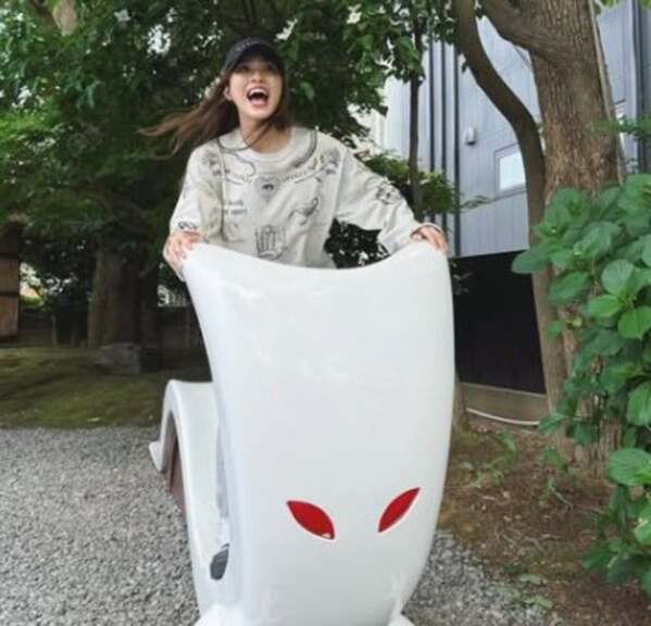 内田理央が妖怪達と楽しく戯れる！？