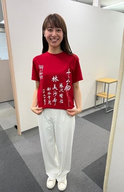 「売って欲しい～」『麻雀最強戦』出場のテレ朝アナ・林美沙希が公開したチームTシャツ姿に絶賛の声